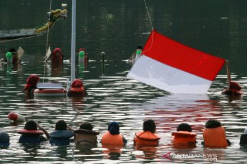 Upacara HUT Kemerdekaan di Situ Ciledug