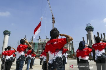 Upacara HUT Kemerdekaan RI di lokasi pembangunan Jakarta International Stadium