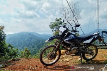 Touring kemerdekaan di jalur "off road" Hambalang pakai Yamaha WR 155R