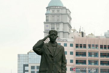 Relawan dinilai lebih baik daripada pasang masker di patung Sudirman