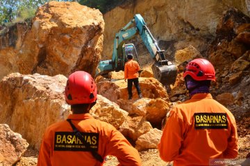 Pencarian korban tebing longsor di Grobogan