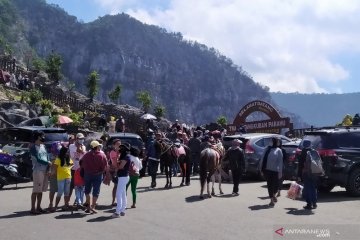 Wisatawan padati kawasan Lembang dengan terapkan protokol COVID-19