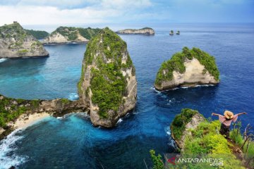 Kegiatan "Revitalisasi Bumi" sambut kunjungan wisata Nusa Penida