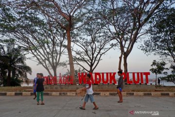 Sabtu, hujan ringan diperkirakan guyur destinasi wisata Jakarta