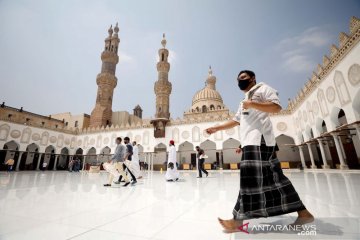 Shalat jumat pertama di Mesir semenjak pandemi COVID-19