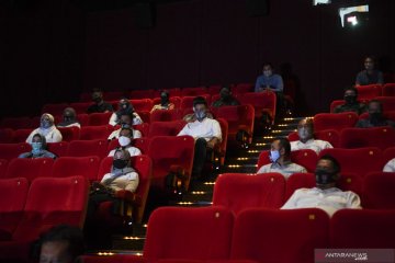 Menonton bioskop di kala pandemi