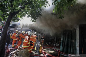 Lima orang tewas dalam kebakaran di Blauran Surabaya