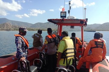 Tim SAR lanjutkan pencarian korban kecelakaan laut di Komodo
