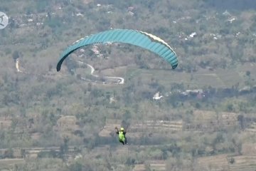 Bukit Blego, lokasi paralayang andalan Magetan