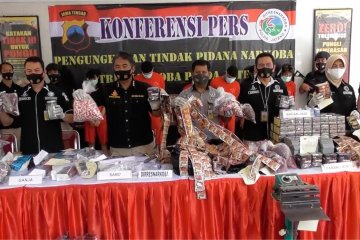 Polda Jateng tangkap pengusaha jamu dan obat ilegal