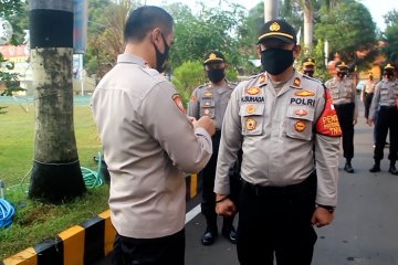 Perketat protokol kesehatan, Provos Polresta Cirebon razia masker                                    