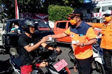 Cegah COVID-19, BPBD Malut bagi ribuan masker gratis