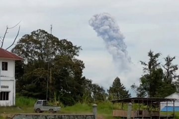 Gunung Sinabung, didominasi gempa embusan dan berpotensi gempa hibrida