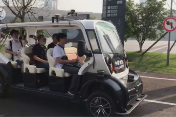 Shuttle bus otonomos berteknologi 5G angkut penumpang di Chengdu, China