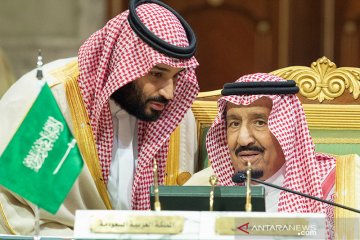 Raja Saudi pecat dua bangsawan dalam penyelidikan korupsi pertahanan
