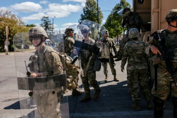 Kirim Garda Nasional ke Washington dapat hambat distribusi vaksin AS