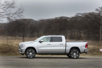 RAM 1500 ditarik karena masalah pada alas lantai