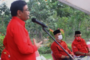 Pilkada Surabaya, Eri Cahyadi-Armuji deklarasi di Taman Harmoni