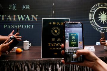 Taiwan resmikan paspor baru tanpa tulisan "Republik China" di sampul