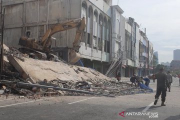 Pembongkaran gedung di Kyai Caringin tidak berizin