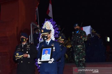 Pemakaman jenazah penerbang Luluk Prabowo