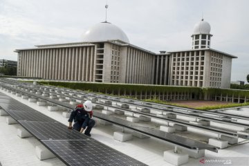 Penggunaan panel surya di Masjid Istiqlal