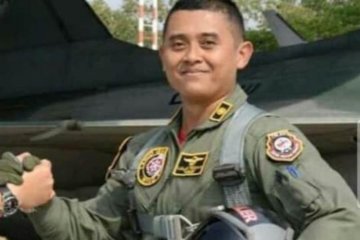 Jenazah pilot pesawat Golden Eagle tergelincir dimakamkan di Madiun