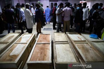 Ledakan masjid di Bangladesh tewaskan 20 orang