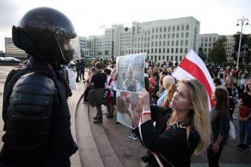 Pemimpin oposisi Belarus rayakan HUT di Lithuania di tengah protes