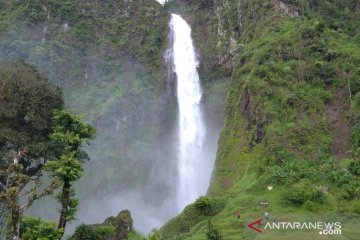 Wisata air terjun jadi pilihan wisatawan untuk liburan di Cianjur