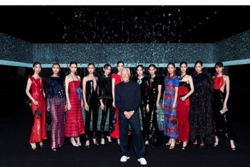 Giorgio Armani kembali tampilkan pagelaran busana tanpa penonton