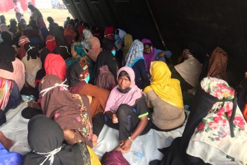 Dini hari, 297 orang etnis Rohingya terdampar di Aceh