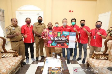 Gubernur Papua apresiasi kepedulian Telkomsel terhadap pendidikan