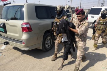 Pasukan Irak bunuh pemrotes, lukai 40 di Basra selatan