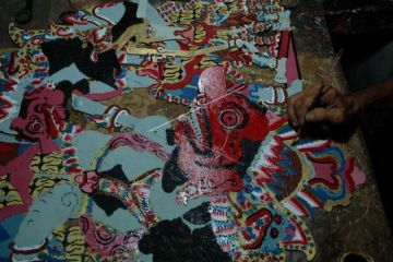 Kerajinan wayang kertas