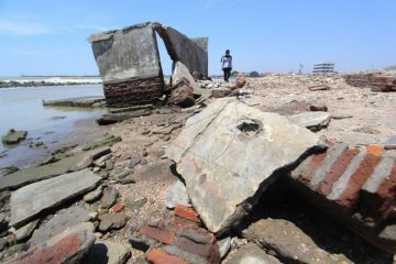 Rumah Rusak Akibat Abrasi