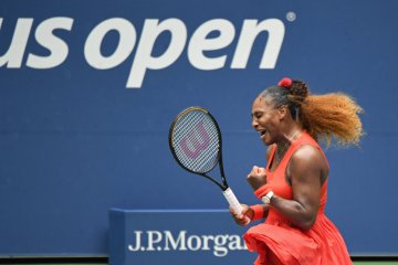 Serena lolos dari ujian Pironkova untuk mencapai semifinal US Open