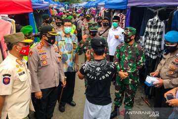 Forkopimda Batam datangi warga sosialisasi protokol kesehatan