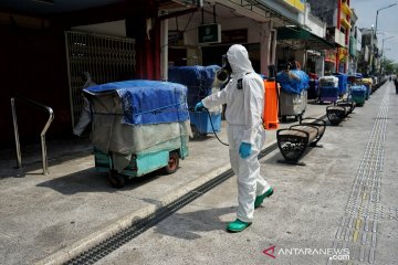 Khawatir tertular COVID, PKL lansia Malioboro diimbau tak jualan dulu