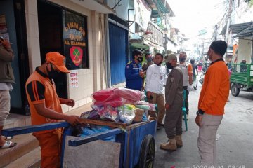 300 paket makanan disalurkan untuk korban kebakaran Pasar Ciplur