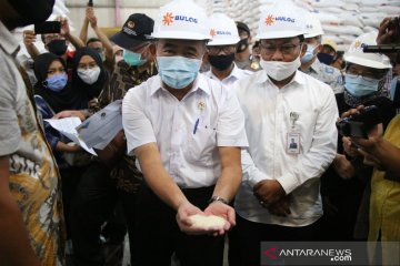 Menko PMK pastikan kualitas beras bansos PKH sesuai standar