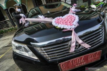 Mobil dinas pemkot untuk pernikahan warga