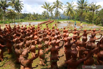 Wisata Taman Gandrung Terakota