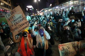 Ribuan warga, termasuk pribumi, unjuk rasa damai di Kolombia
