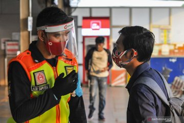 Cek Fakta: pelarangan masker "scuba" adalah politik dagang?