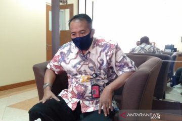 Hari pertama PSBB DKI Jakarta, penumpang Adi Soemarmo turun