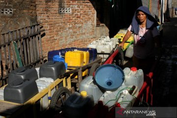 Warga kesulitan mendapatkan air bersih