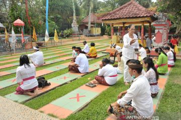 Gelar persembahyangan Galungan dengan protokol kesehatan
