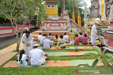 Gelar persembahyangan Galungan dengan protokol kesehatan