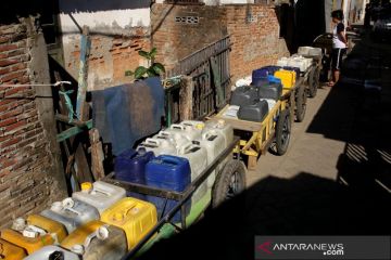 Warga kesulitan mendapatkan air bersih